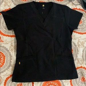 Wonder wink women’s scrub top